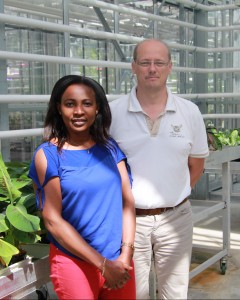 Dr. Marie-Chantal Koffi and Prof. Stéphane Declerck, from the laboratory of mycology of the Université catholique de Louvain (Belgium).